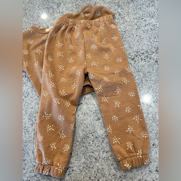 Jessica Simpson Jogger Set 2T - Picture 9 of 10